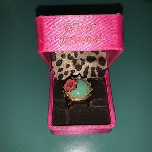 Betsey Johnson Princess Mouse Cupcake Charm Ring